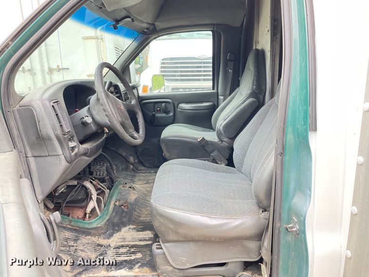 image for item OG9884 2001 GMC  Savana 3500 sewer inspection truck