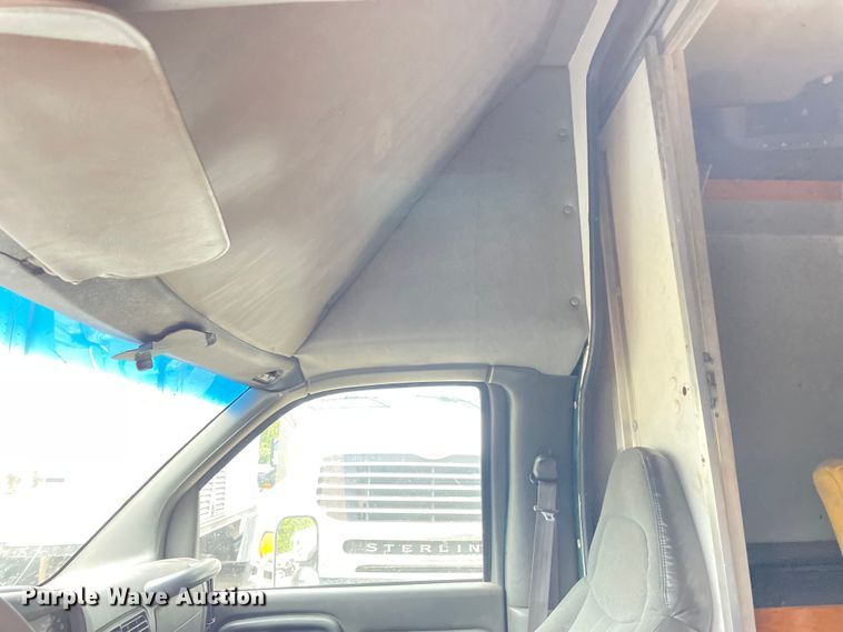 image for item OG9884 2001 GMC  Savana 3500 sewer inspection truck