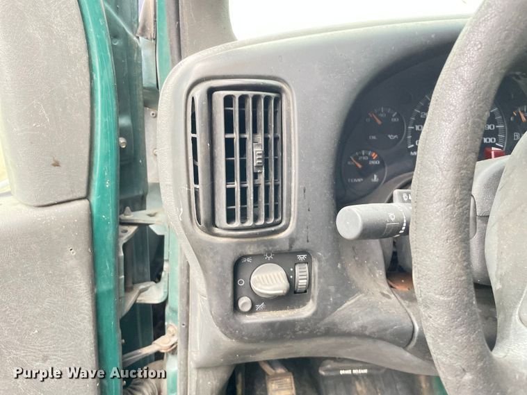 image for item OG9884 2001 GMC  Savana 3500 sewer inspection truck