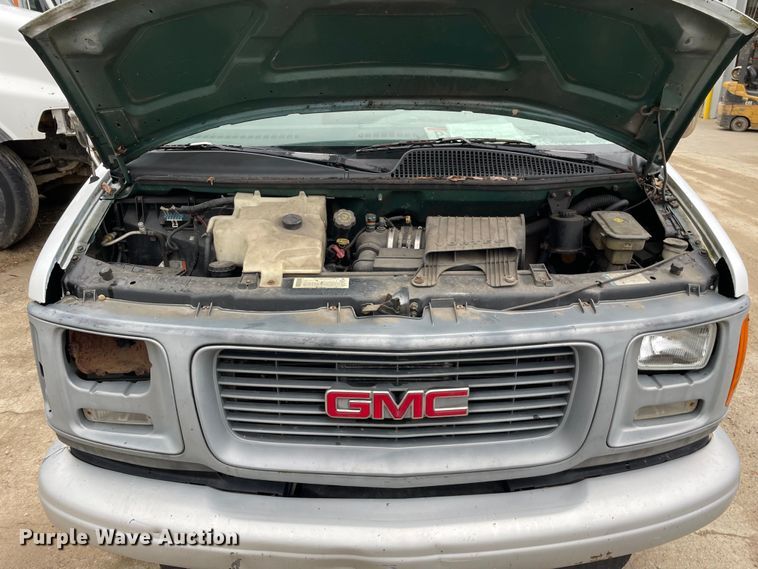 image for item OG9884 2001 GMC  Savana 3500 sewer inspection truck