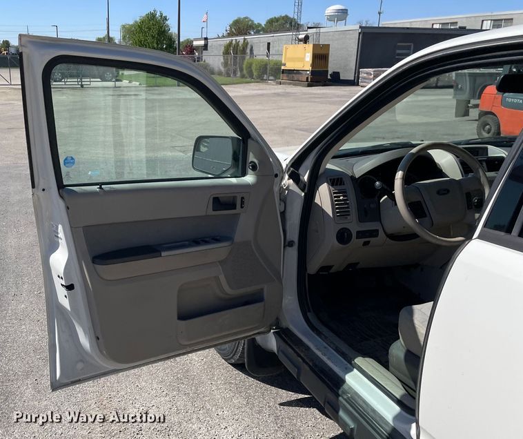 image for item OG9893 2012 Ford  Escape XLT SUV