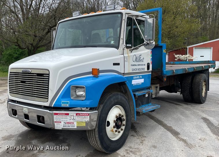 image for item OG9903 2001 Freightliner  FL70 flatbed truck