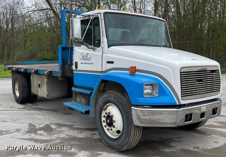image for item OG9903 2001 Freightliner  FL70 flatbed truck