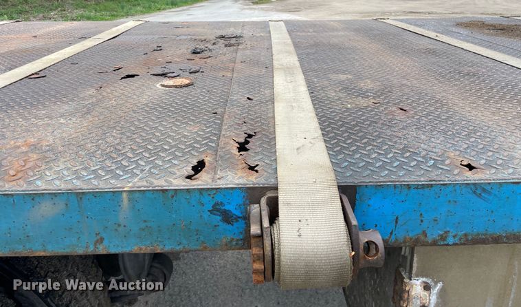 image for item OG9903 2001 Freightliner  FL70 flatbed truck