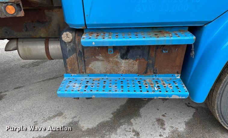 image for item OG9903 2001 Freightliner  FL70 flatbed truck