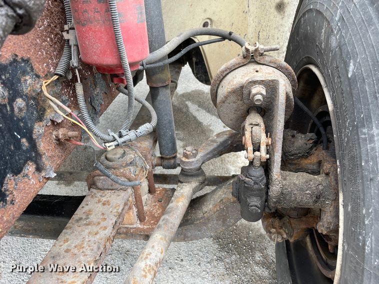 image for item OG9903 2001 Freightliner  FL70 flatbed truck