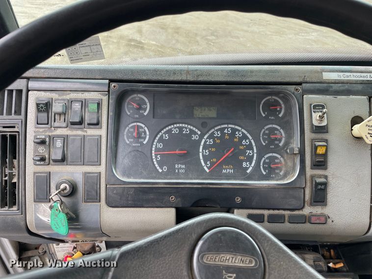 image for item OG9903 2001 Freightliner  FL70 flatbed truck