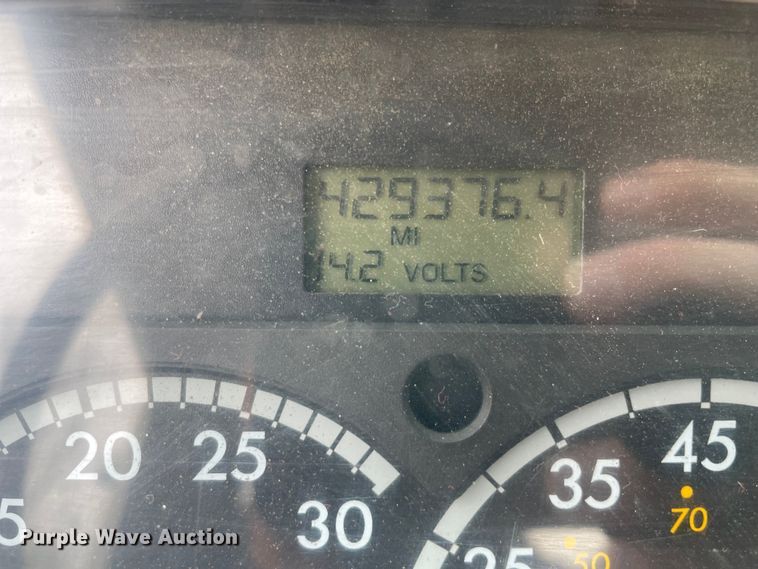 image for item OG9903 2001 Freightliner  FL70 flatbed truck