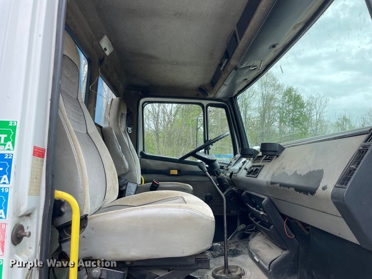 image for item OG9903 2001 Freightliner  FL70 flatbed truck