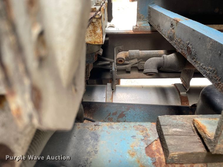 image for item OG9903 2001 Freightliner  FL70 flatbed truck