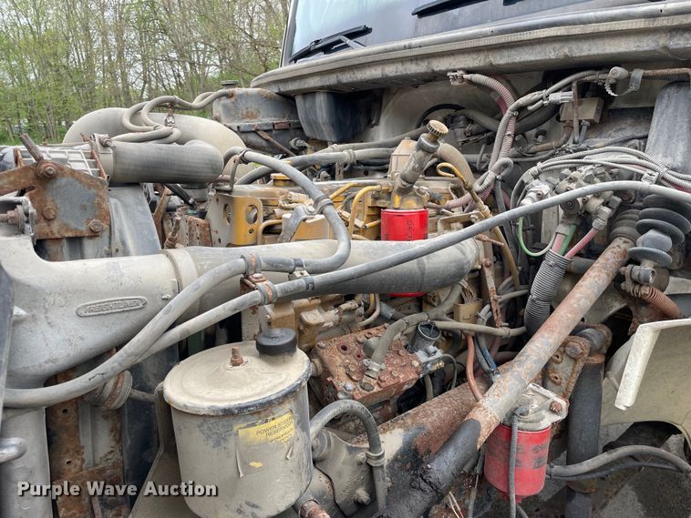 image for item OG9903 2001 Freightliner  FL70 flatbed truck