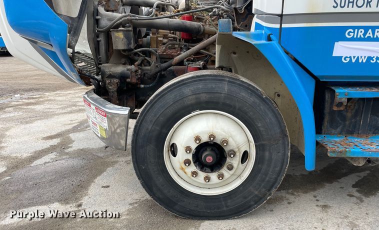 image for item OG9903 2001 Freightliner  FL70 flatbed truck