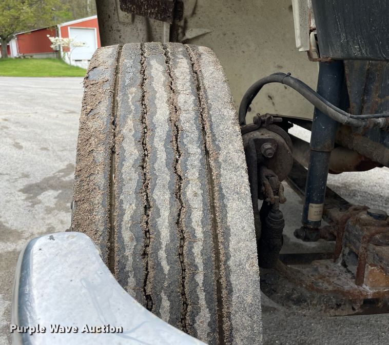 image for item OG9903 2001 Freightliner  FL70 flatbed truck