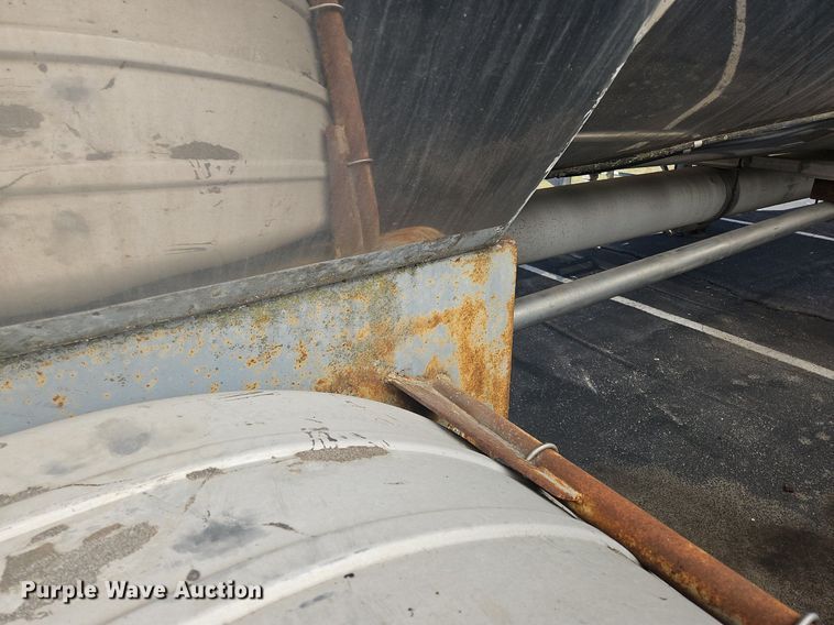 image for item OK9848 1988 Sunshine tank trailer