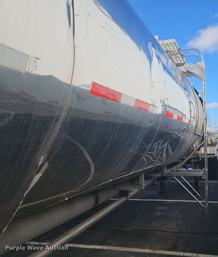 image for item OK9848 1988 Sunshine tank trailer