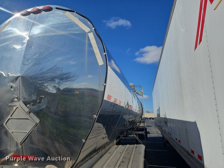 image for item OK9848 1988 Sunshine tank trailer