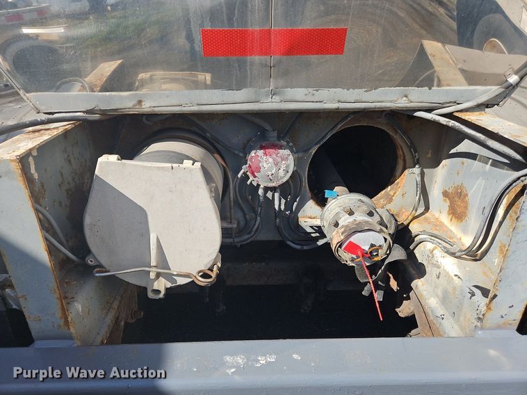 image for item OK9848 1988 Sunshine tank trailer