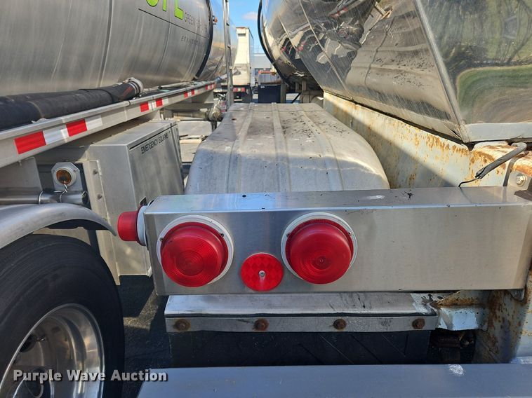 image for item OK9848 1988 Sunshine tank trailer