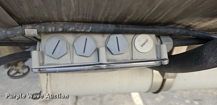 image for item OK9848 1988 Sunshine tank trailer