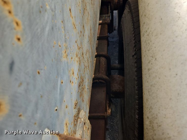 image for item OK9848 1988 Sunshine tank trailer