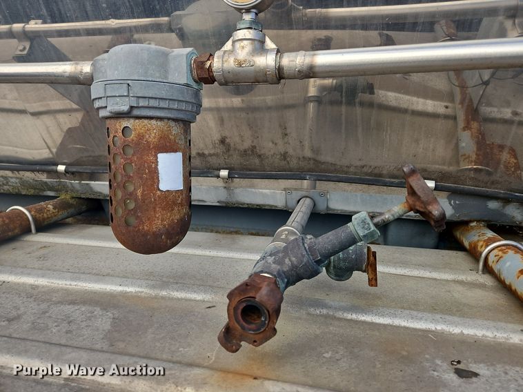 image for item OK9848 1988 Sunshine tank trailer