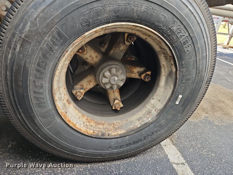 image for item OK9848 1988 Sunshine tank trailer