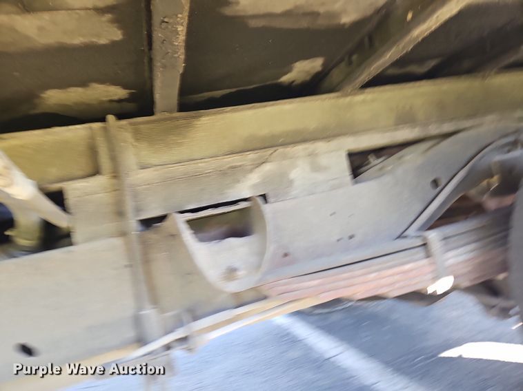 image for item OK9851 2004 Chevrolet  Express 3500 box truck