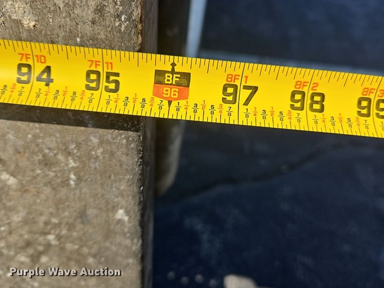 image for item OK9851 2004 Chevrolet  Express 3500 box truck