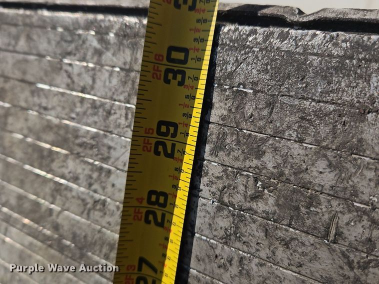 image for item OK9851 2004 Chevrolet  Express 3500 box truck