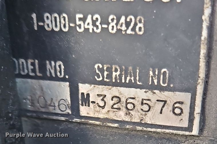 image for item OK9851 2004 Chevrolet  Express 3500 box truck