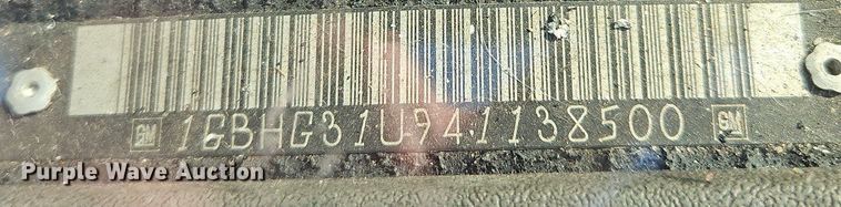 image for item OK9851 2004 Chevrolet  Express 3500 box truck