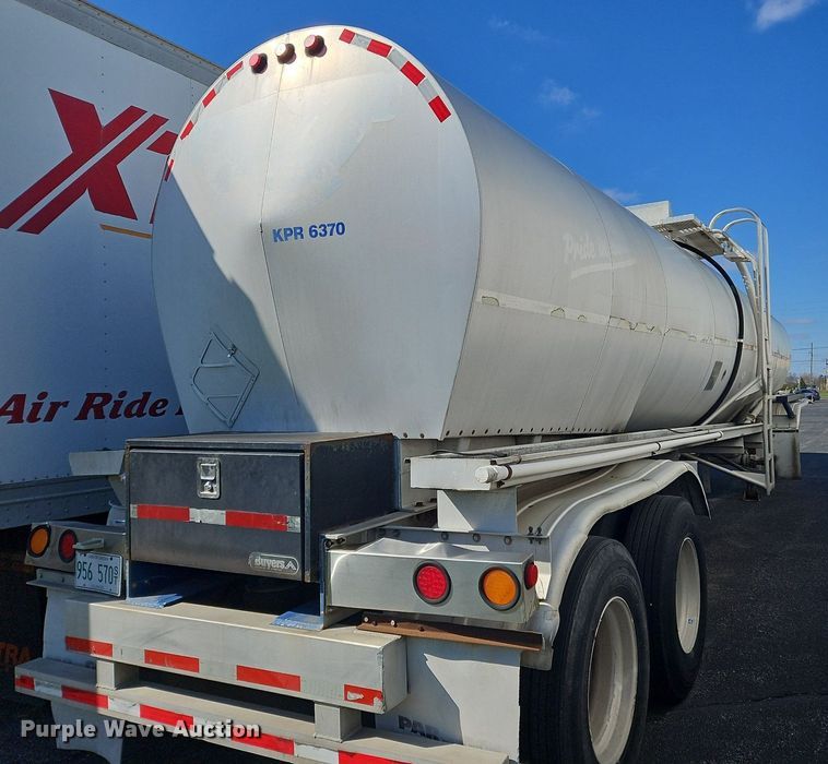 image for item OK9852 1997 Polar Tanks tank trailer