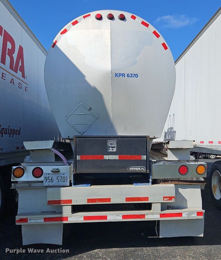 image for item OK9852 1997 Polar Tanks tank trailer