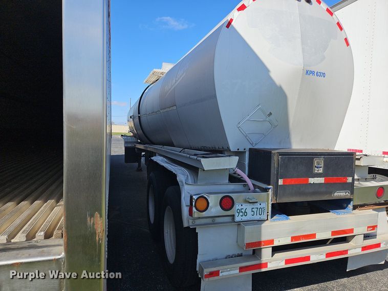 image for item OK9852 1997 Polar Tanks tank trailer
