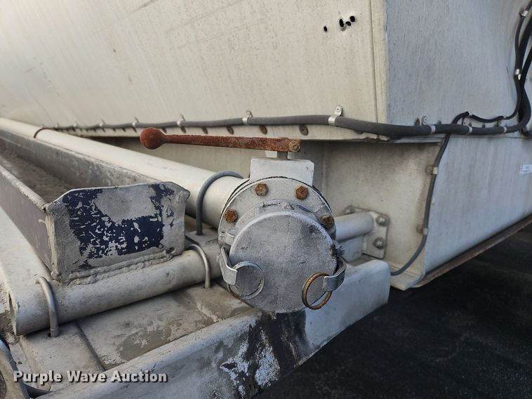 image for item OK9852 1997 Polar Tanks tank trailer