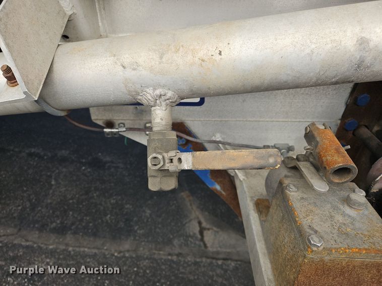 image for item OK9852 1997 Polar Tanks tank trailer