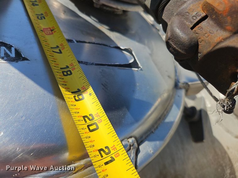 image for item OK9852 1997 Polar Tanks tank trailer