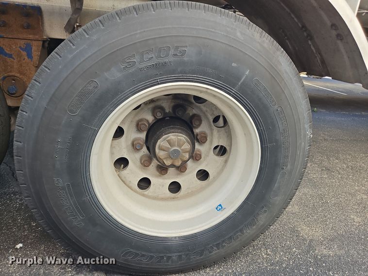 image for item OK9852 1997 Polar Tanks tank trailer