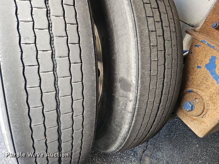 image for item OK9852 1997 Polar Tanks tank trailer