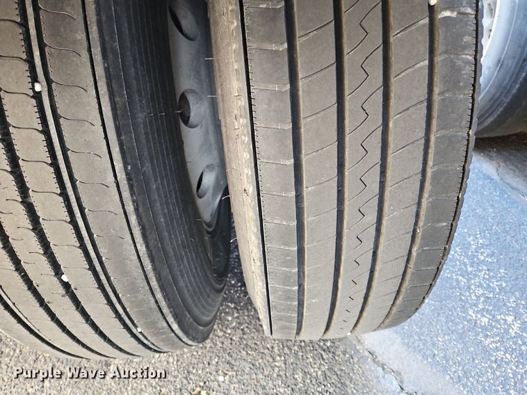 image for item OK9852 1997 Polar Tanks tank trailer