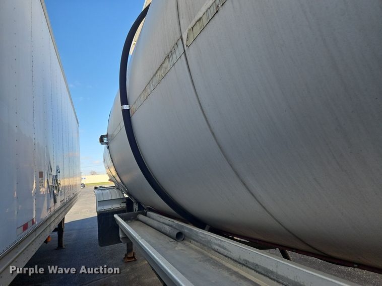 image for item OK9852 1997 Polar Tanks tank trailer
