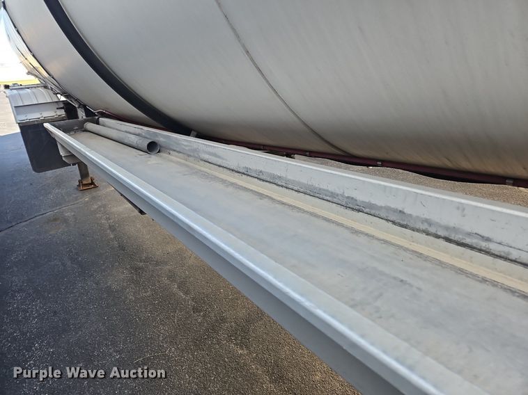 image for item OK9852 1997 Polar Tanks tank trailer