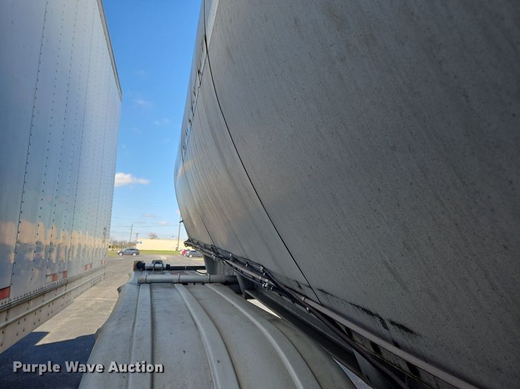 image for item OK9852 1997 Polar Tanks tank trailer