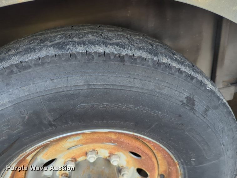 image for item OL9258 2011 CM enclosed cargo trailer