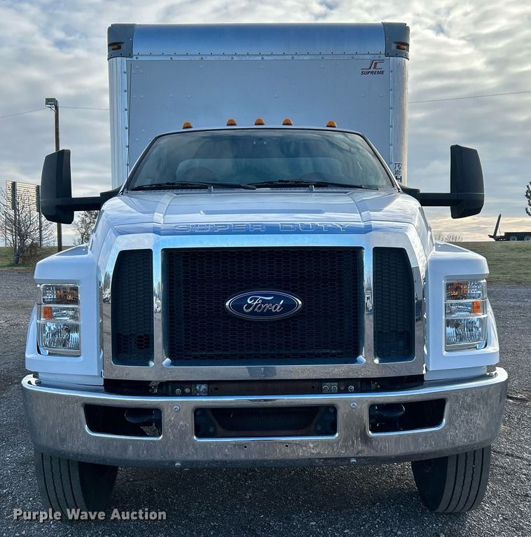 image for item OM9243 2016 Ford F650 Super Duty box truck