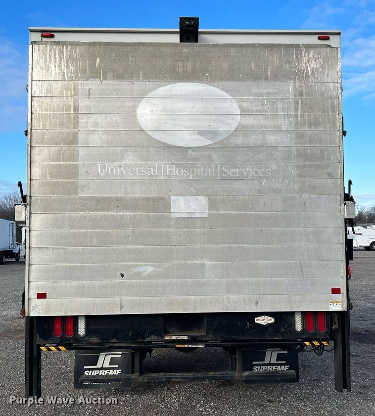 image for item OM9243 2016 Ford F650 Super Duty box truck