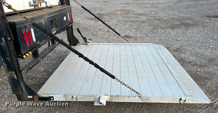 image for item OM9243 2016 Ford F650 Super Duty box truck