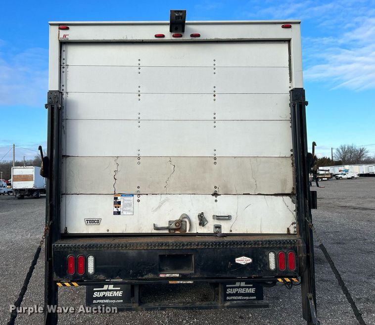 image for item OM9243 2016 Ford F650 Super Duty box truck