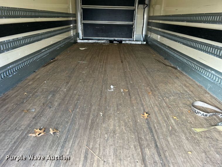 image for item OM9243 2016 Ford F650 Super Duty box truck