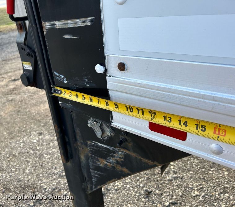 image for item OM9243 2016 Ford F650 Super Duty box truck